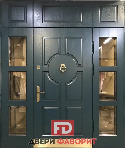 металлическая двустворчатая дверь для парадного входа с отбойником